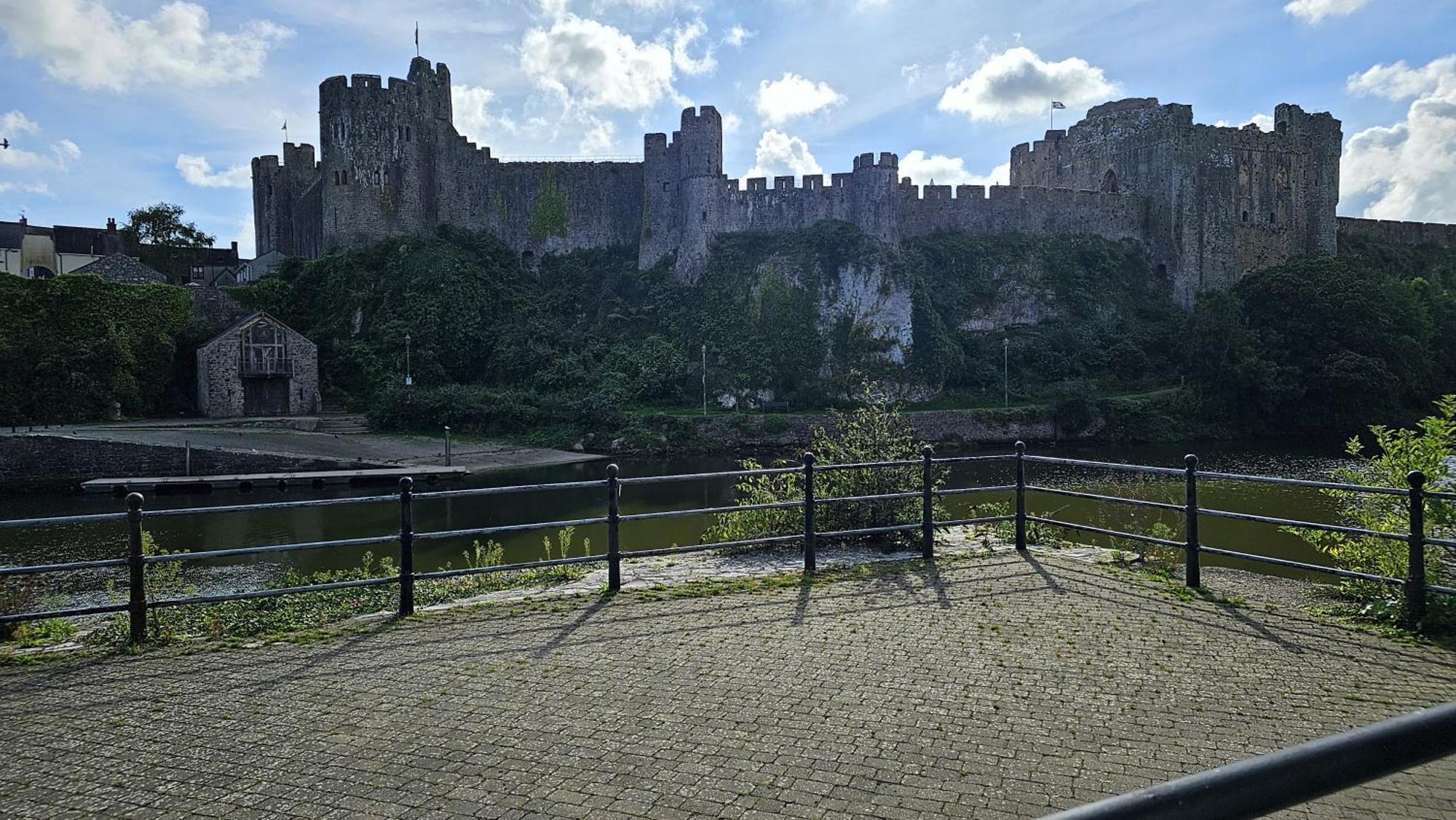 Ferienwohnung Castle Pond House Pembroke Exterior foto